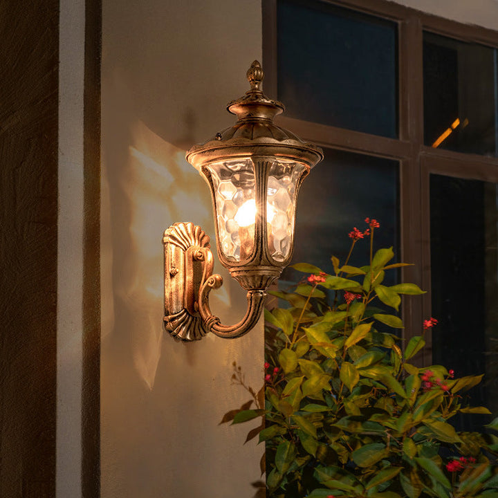 Traditionelle europäische wasserdichte kastellförmige Aluminium-Glas 1-Licht Außenwand sconce Lampe für Garten