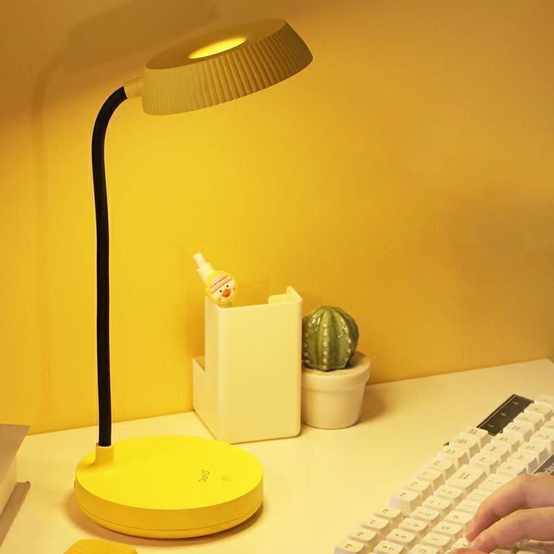 Nordische minimalistische runde LED-Touch-Schreibtischlampe mit Augenschutz und USB-Anschluss
