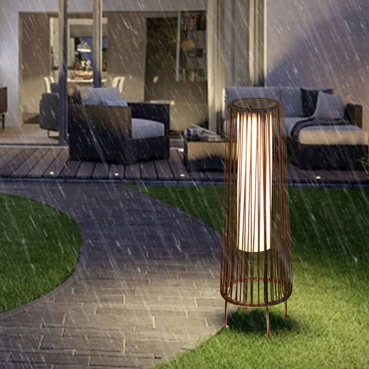 Modern Minimalist Solar Wasserdicht Rund Vertikal Ziehen Streifen Eisen Rattan LED Steh Bodenlampe Für Außen Terrasse