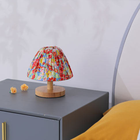 Moderner minimalistischer kreativer Eisenblumenform 1-Lampen Tischlampe