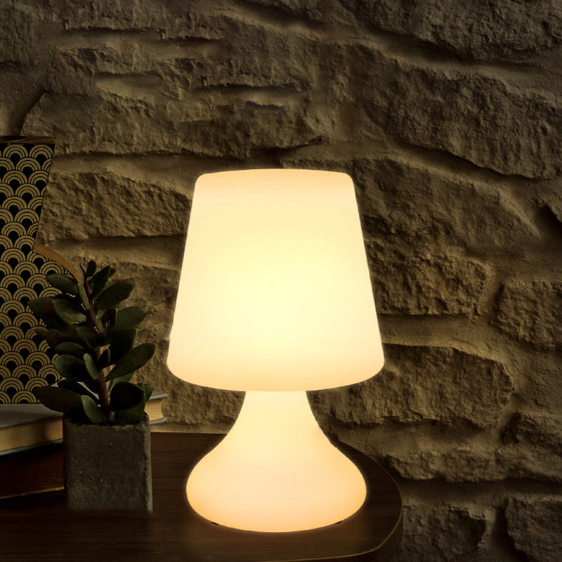 Moderne Minimalistische PE Becherform USB LED Tischlampe Nachtlicht für Außenpatio