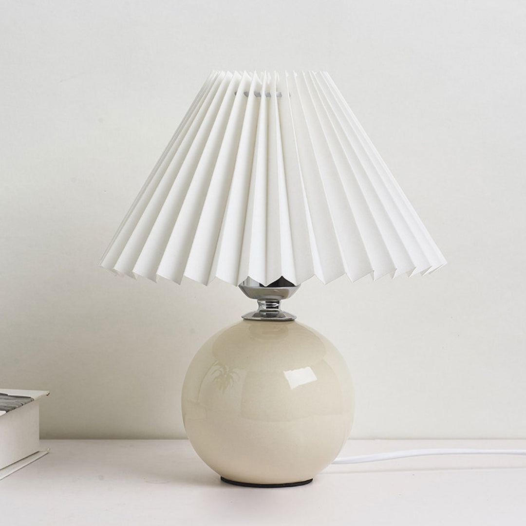 Nordic minimalist 1-Licht Tischlampe aus Keramik mit Falten