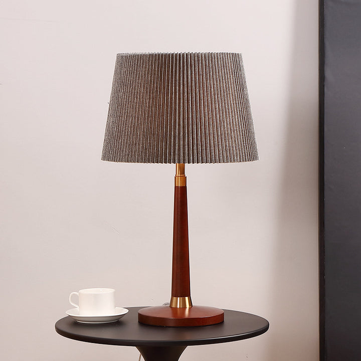 Mid-Century Modern Stehlampe mit geplecktem Schirm