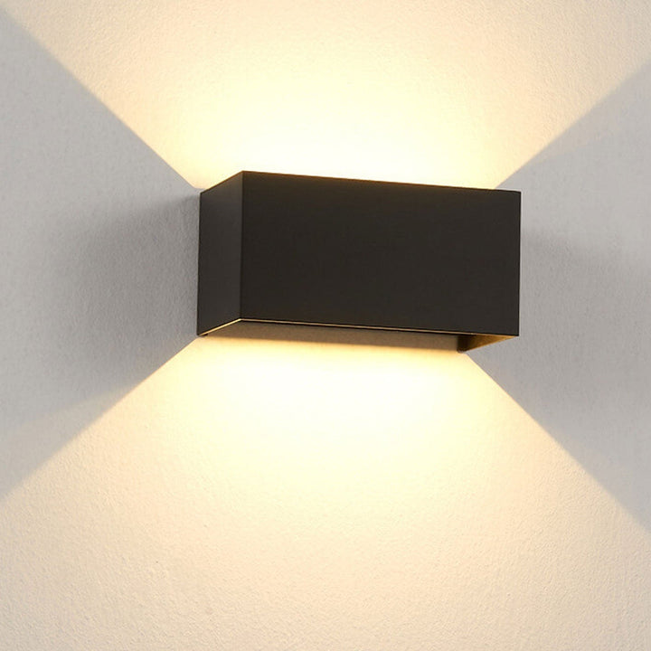 Moderne wasserdichte rechteckige LED-Wandleuchte für den Außenbereich mit Beleuchtung nach oben und unten