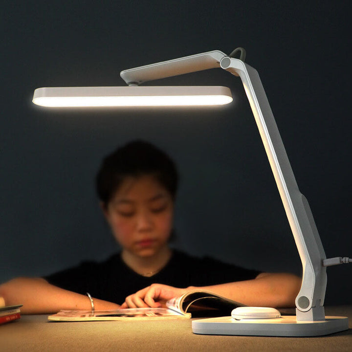 Moderne Schüleraugen-Schutz USB-Laden Faltbare LED-Schreibtischlampe