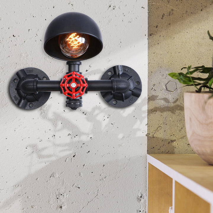 Steampunk Kuppel Wandlampe mit Ventilrad 1 Kopf Metallische Wandbeleuchtung in Schwarz für das Wohnzimmer