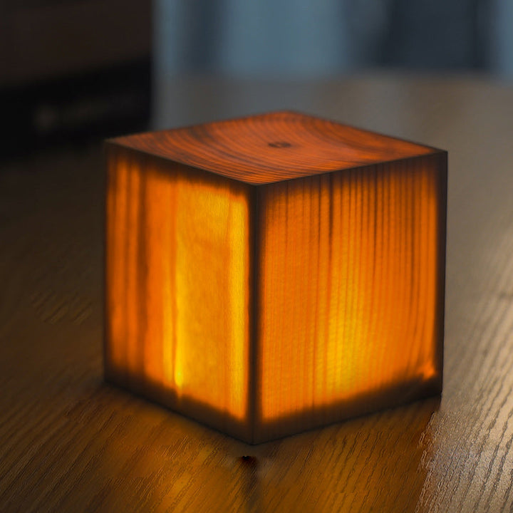 Stylische LED Tischlampe - WoodGlow