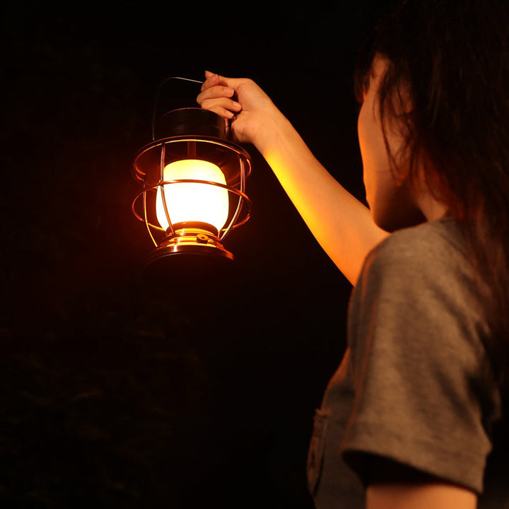 Traditionelles Bauernhaus Wasserdichte Wiederaufladbare Eisen Acryl Zylinder LED Tischlampe Für Unterhaltungsraum