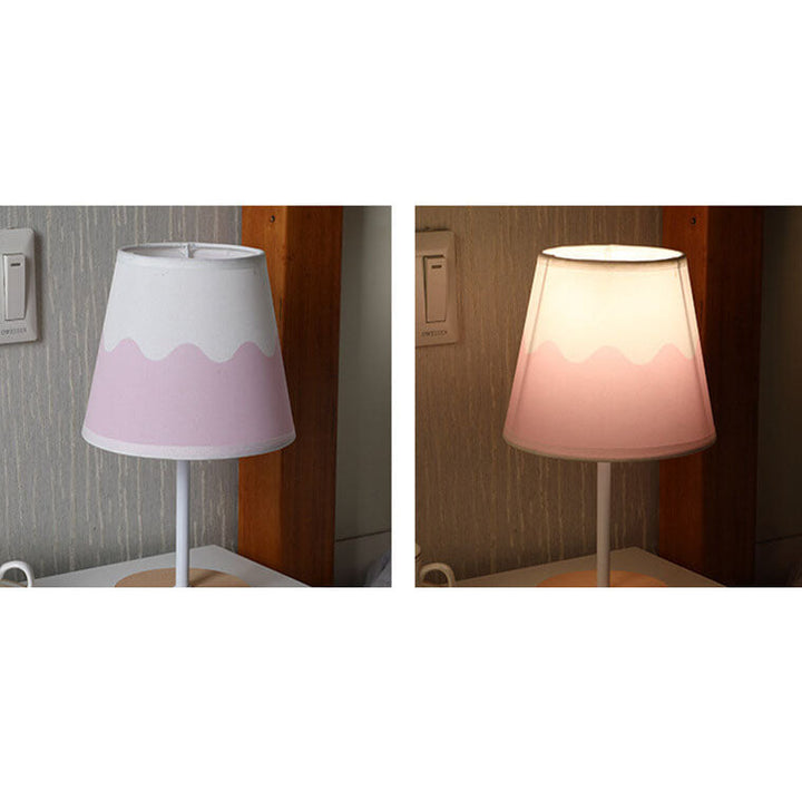 Nordic Vintage Stoffkegel Massivholz LED Tischlampe