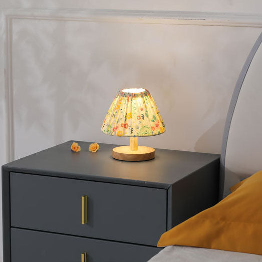 Moderner minimalistischer kreativer Eisenblumenform 1-Lampen Tischlampe