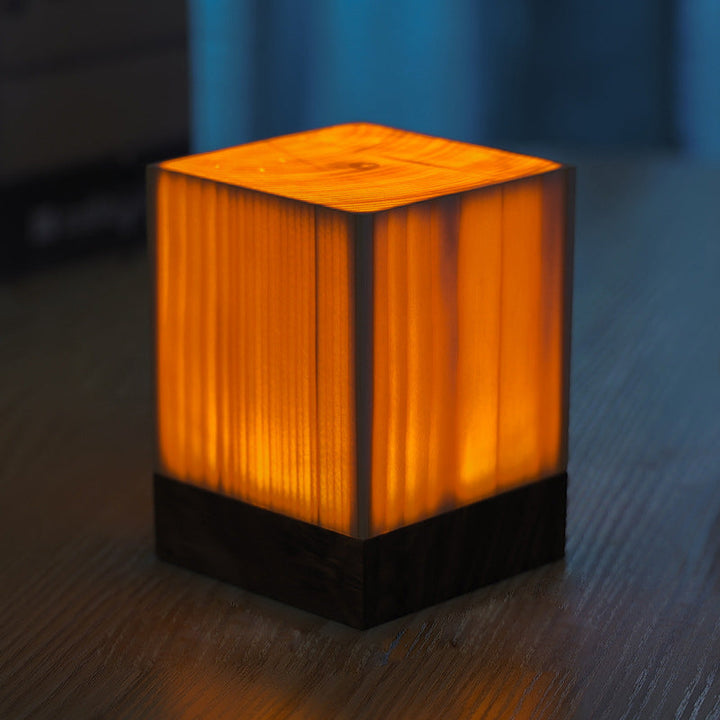 Stylische LED Tischlampe - WoodGlow