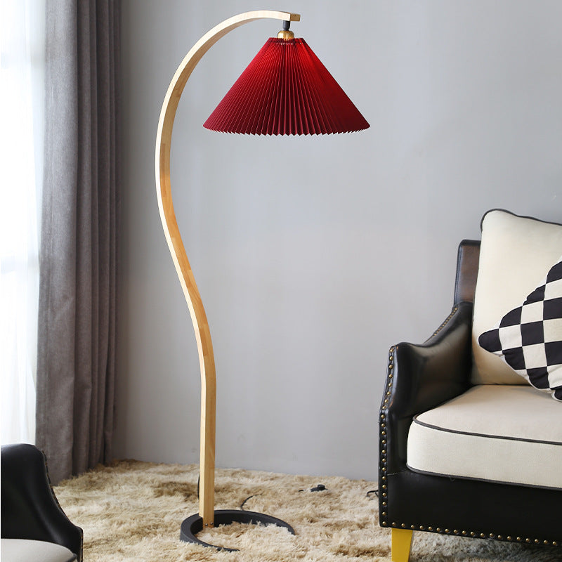 Gebogene Holz-Stehlampe