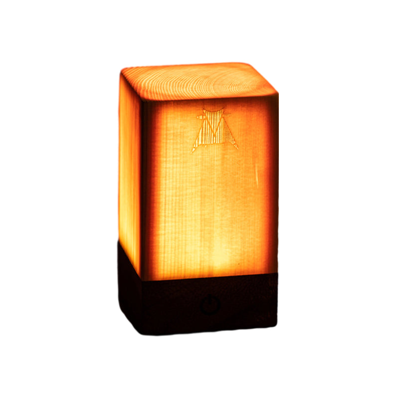 Stylische LED Tischlampe - WoodGlow