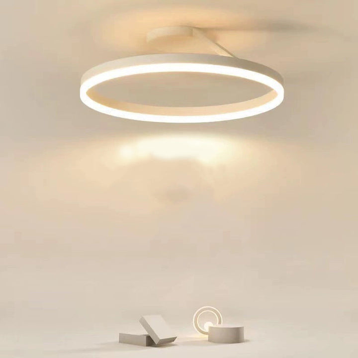 RadiantGlimmer Deckenleuchte - Luxuriöse goldene LED-Beleuchtung mit Metallelementen