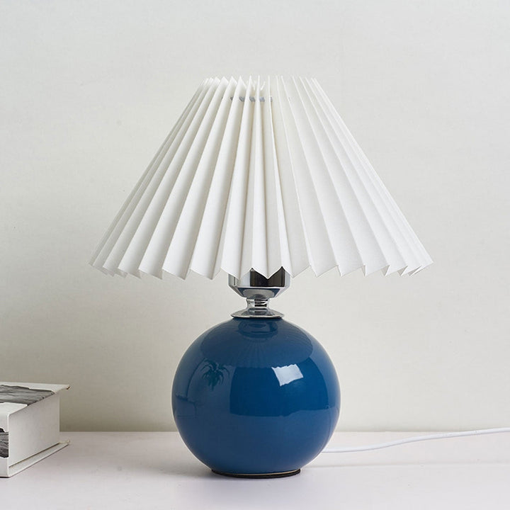 Nordic minimalist 1-Licht Tischlampe aus Keramik mit Falten