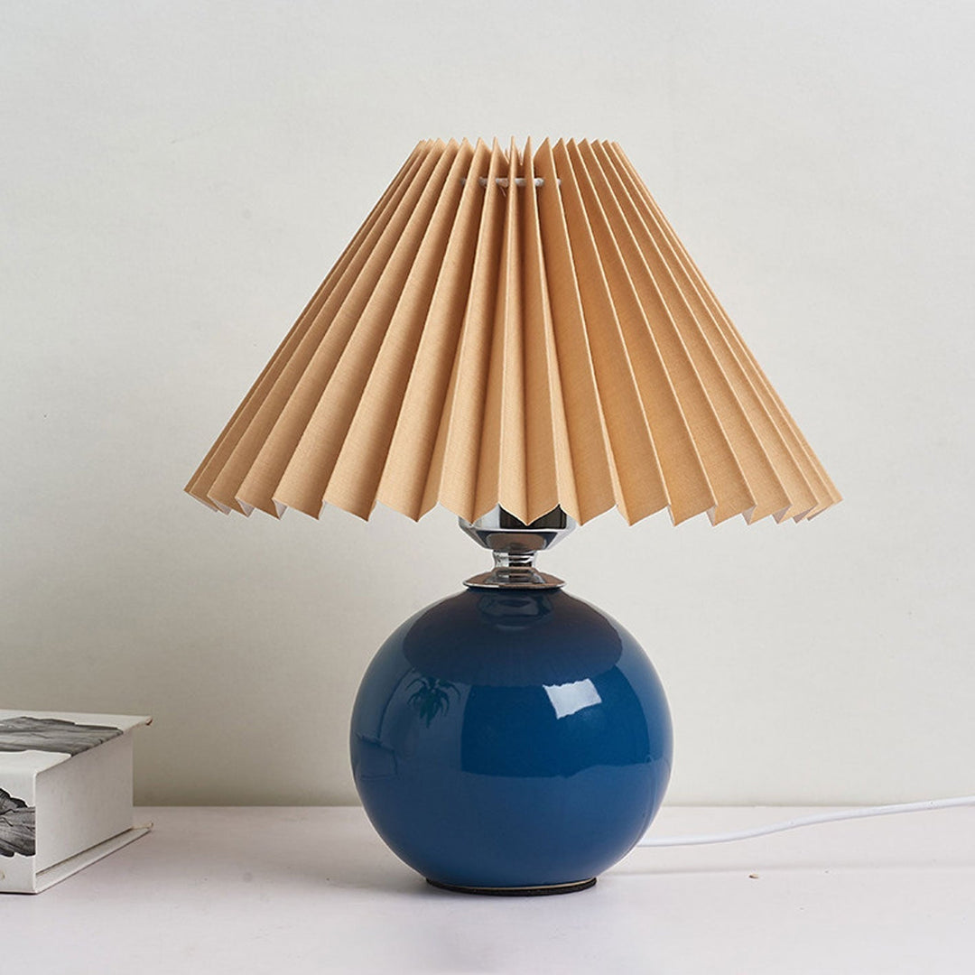 Nordic minimalist 1-Licht Tischlampe aus Keramik mit Falten