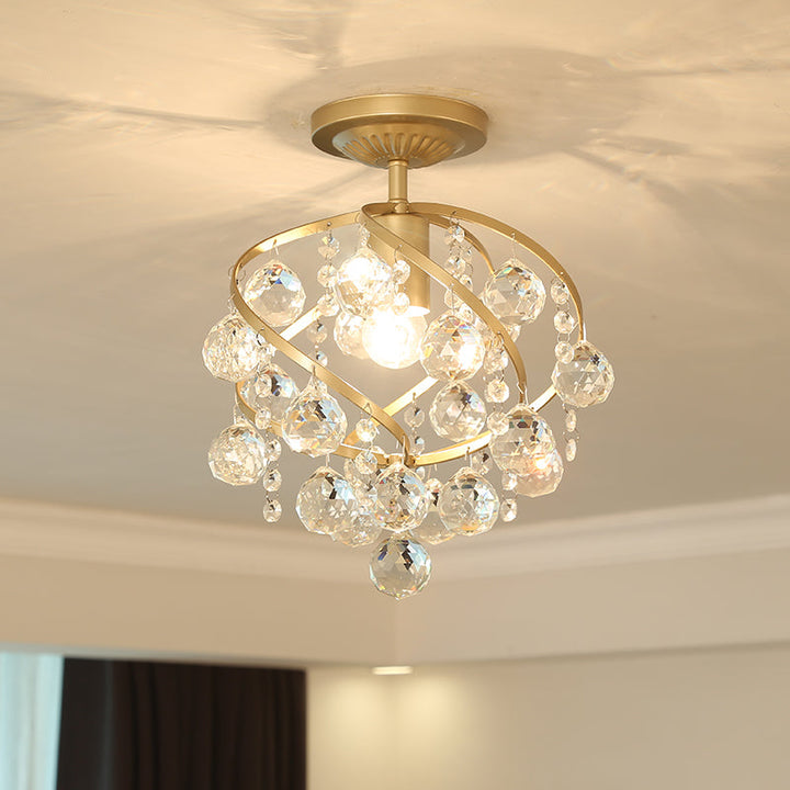 CrystalElegance Pendant - Luxus Deckenleuchte mit Messingakzenten