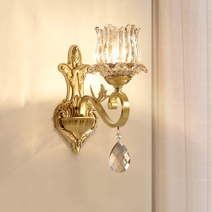 Klarer Kristallblumen-Wandlampen Zeitgenössische 1-lampige Wandleuchte mit geschnitztem Arm in Gold für Flur