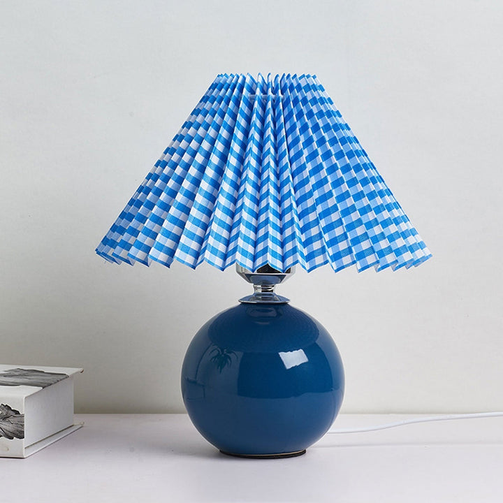 Nordic minimalist 1-Licht Tischlampe aus Keramik mit Falten