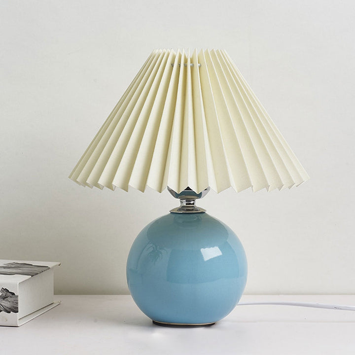 Nordic minimalist 1-Licht Tischlampe aus Keramik mit Falten
