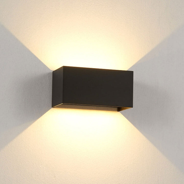 Moderne wasserdichte rechteckige LED-Wandleuchte für den Außenbereich mit Beleuchtung nach oben und unten