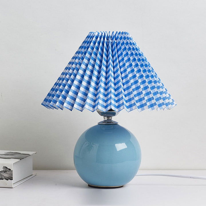 Nordic minimalist 1-Licht Tischlampe aus Keramik mit Falten