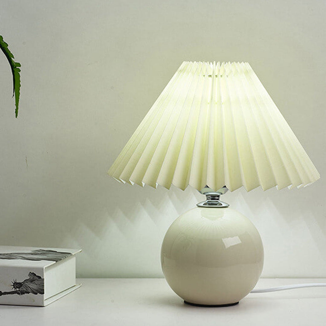 Nordic minimalist 1-Licht Tischlampe aus Keramik mit Falten