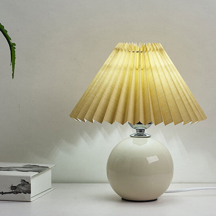 Nordic minimalist 1-Licht Tischlampe aus Keramik mit Falten