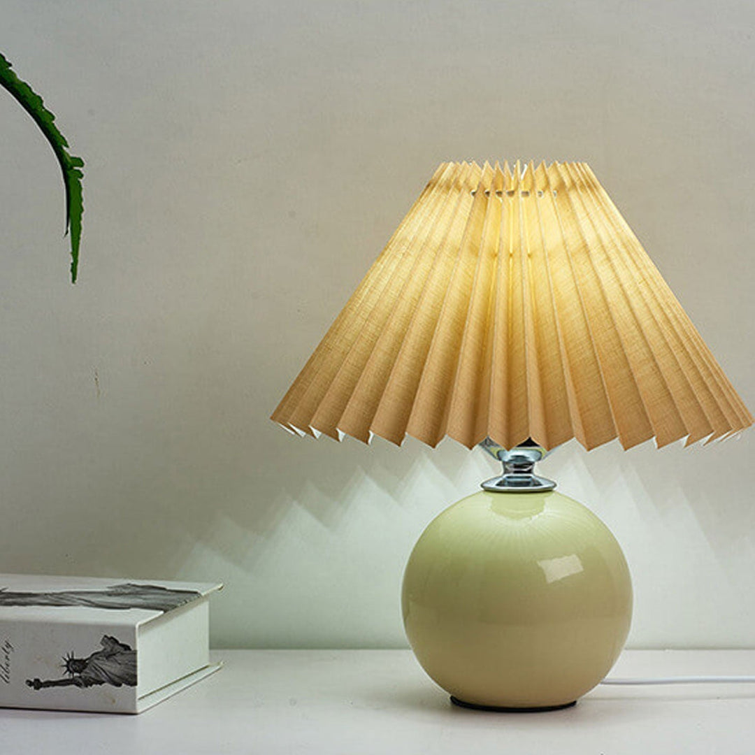Nordic minimalist 1-Licht Tischlampe aus Keramik mit Falten