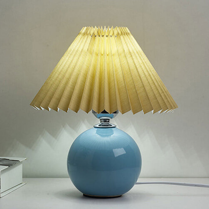 Nordic minimalist 1-Licht Tischlampe aus Keramik mit Falten