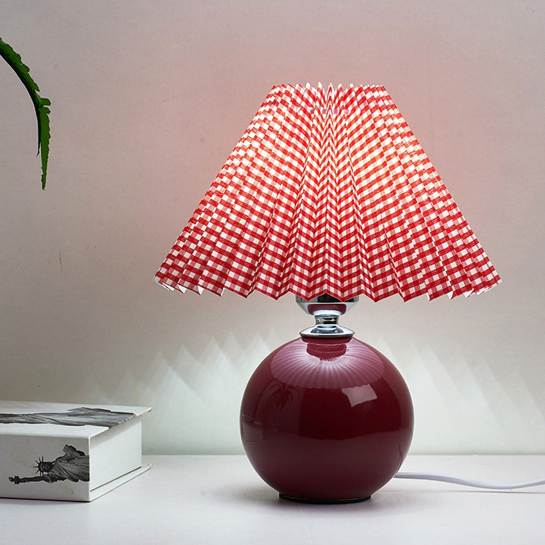 Nordic minimalist 1-Licht Tischlampe aus Keramik mit Falten