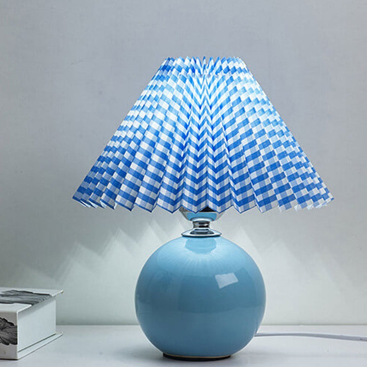 Nordic minimalist 1-Licht Tischlampe aus Keramik mit Falten