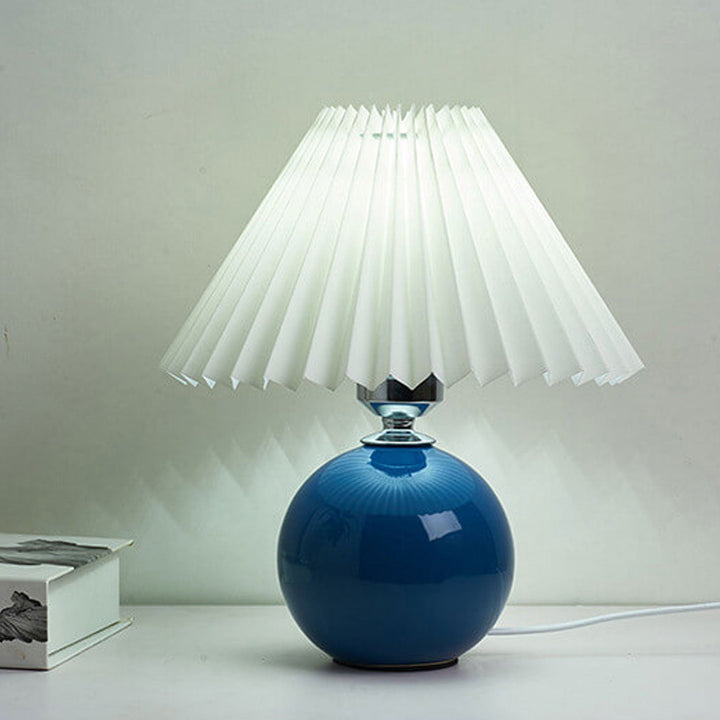 Nordic minimalist 1-Licht Tischlampe aus Keramik mit Falten