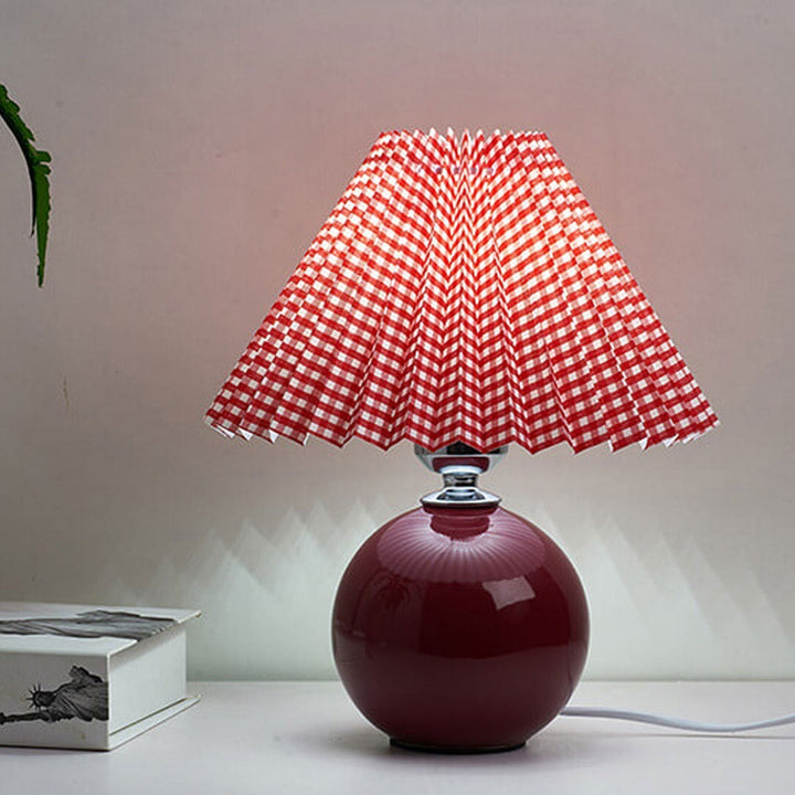 Nordic minimalist 1-Licht Tischlampe aus Keramik mit Falten