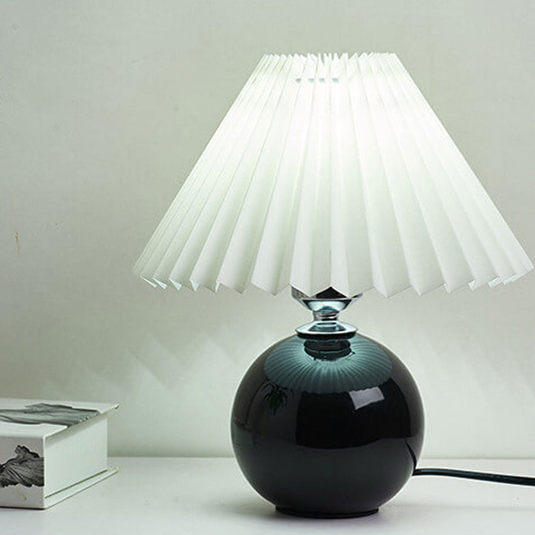 Nordic minimalist 1-Licht Tischlampe aus Keramik mit Falten