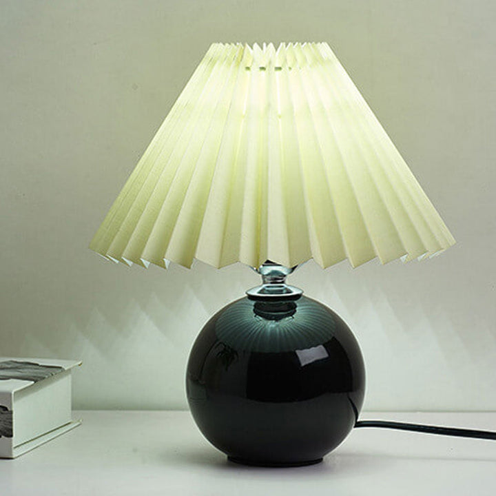 Nordic minimalist 1-Licht Tischlampe aus Keramik mit Falten
