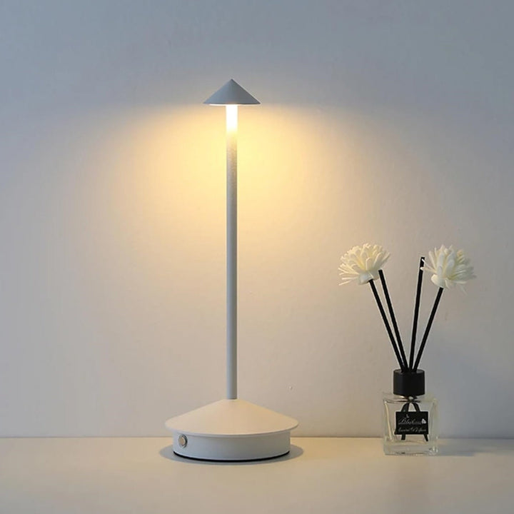 Robyn Arrow LED Tischlampe