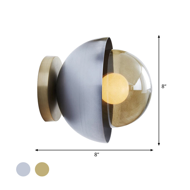 Metallische Halbmond-Wandleuchte Modernist 1-Lampen Messing/Chrom Wandleuchte mit Orb Tan Glas-Schirm für Flur
