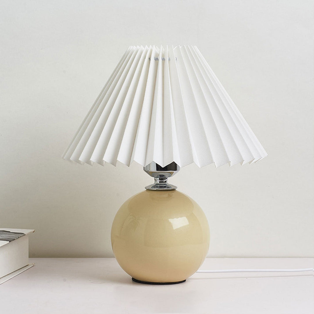 Nordic minimalist 1-Licht Tischlampe aus Keramik mit Falten