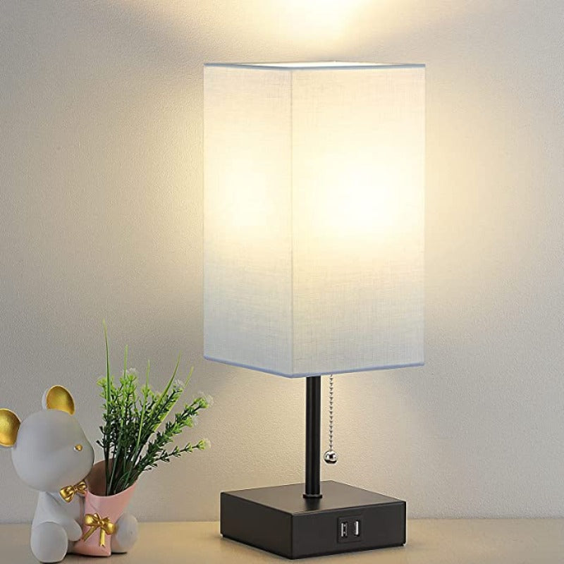 LumiCharge – Moderne Tischlampe mit USB-Ladeanschlüssen