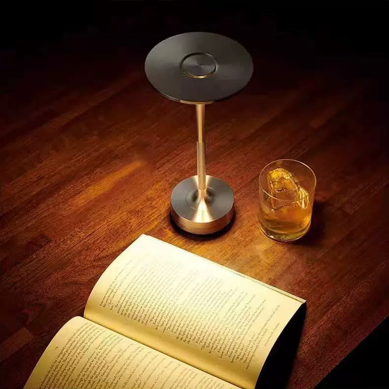 ClarityGlow Luxus Edition | Kabellose LED Tischlampe