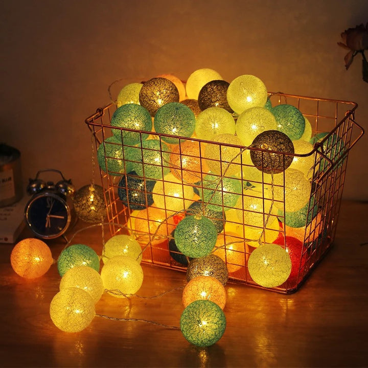 Dekorative Baumwollkugel Lichterkette