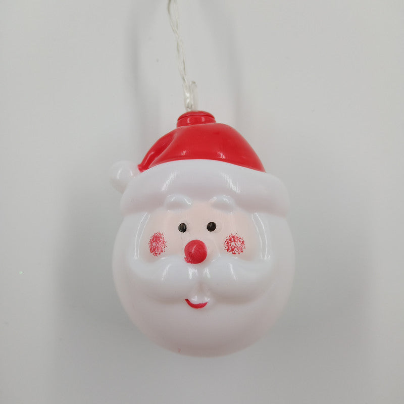 Weihnachtlich dekorierte Lichterketten