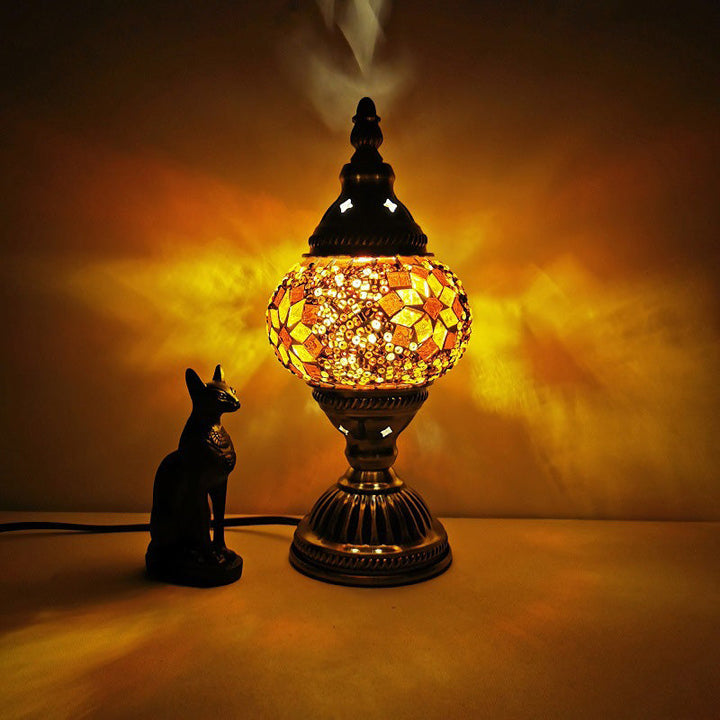 Traditionelle Tiffany Oval Glass Iron 1-Light Tischlampe für das Wohnzimmer