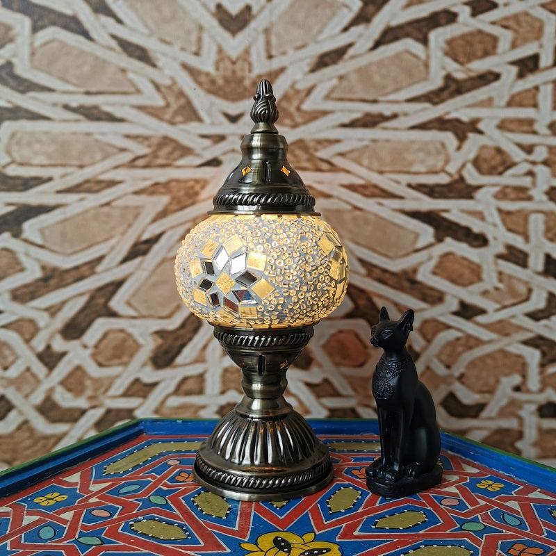 Traditionelle Tiffany Oval Glass Iron 1-Light Tischlampe für das Wohnzimmer