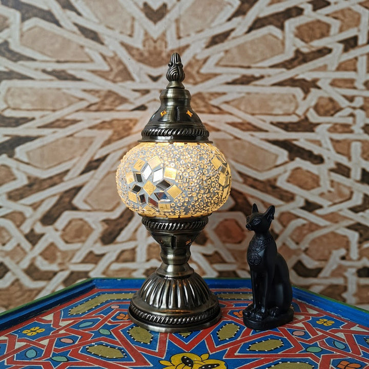 Traditionelle Tiffany Oval Glass Iron 1-Light Tischlampe für das Wohnzimmer