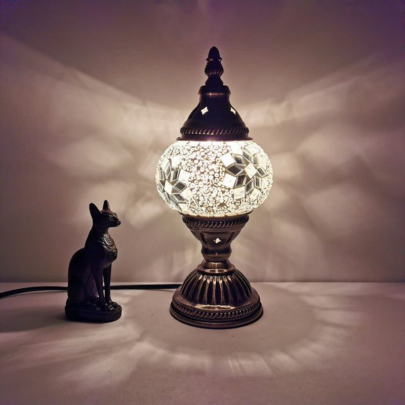 Traditionelle Tiffany Oval Glass Iron 1-Light Tischlampe für das Wohnzimmer