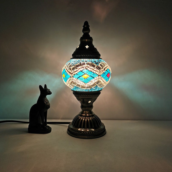 Traditionelle Tiffany Oval Glass Iron 1-Light Tischlampe für das Wohnzimmer