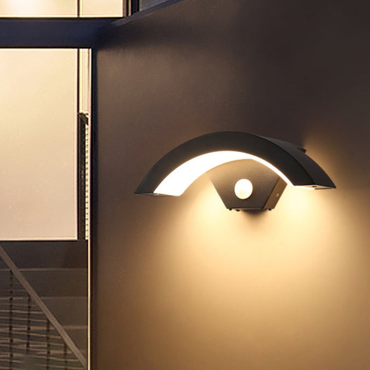 Moderner Minimalistischer Gebogener Aluminium Acryl LED Wandleuchtenlampe Für Garten