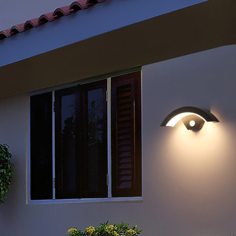Moderner Minimalistischer Gebogener Aluminium Acryl LED Wandleuchtenlampe Für Garten